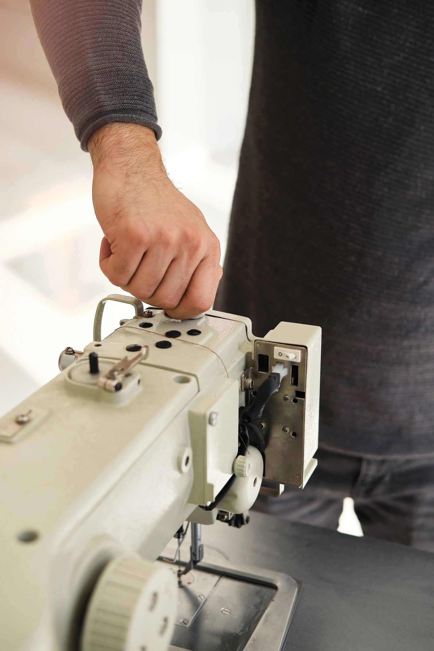 Industrial sewing machine for parachute repair