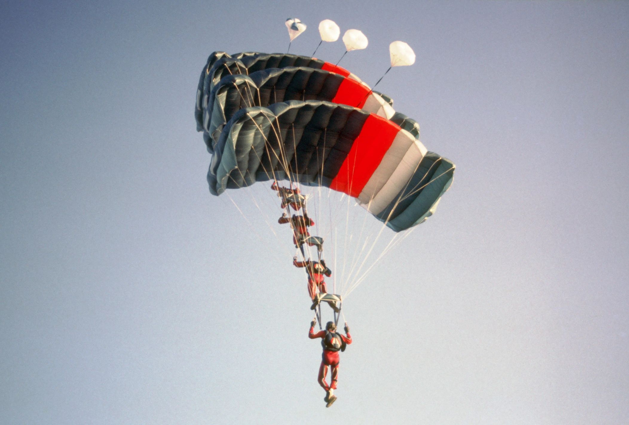 Sigma Tandem Parachute System